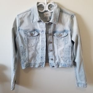 4/$50🦋 Cropped y2k style bleached jean jacket
